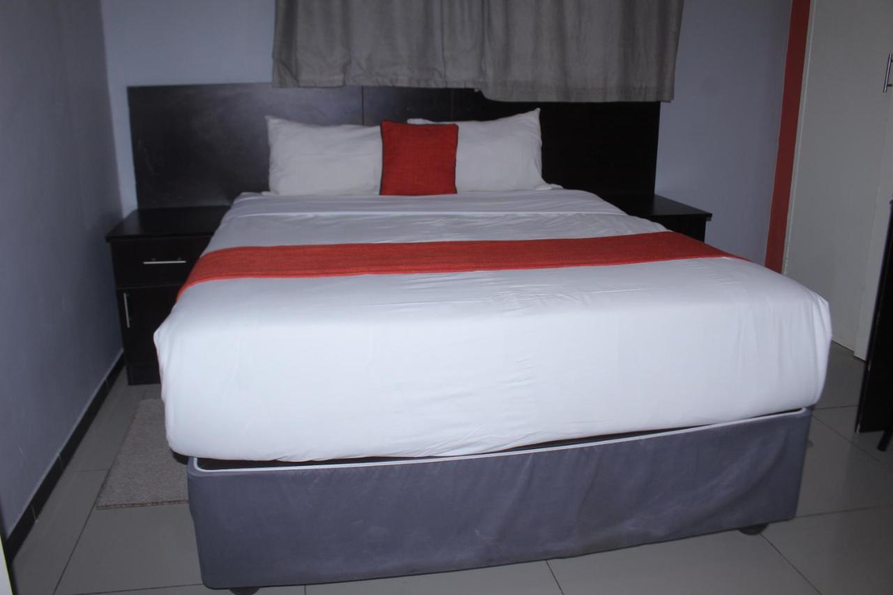 Global Guest House Касане Экстерьер фото