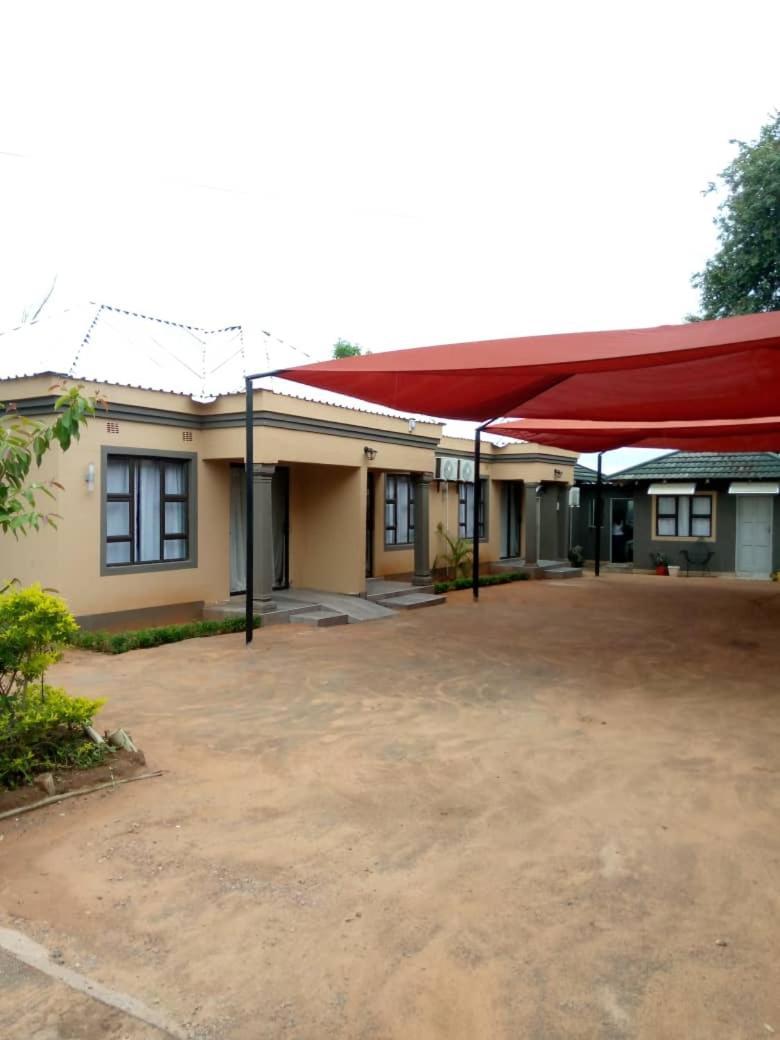 Global Guest House Касане Экстерьер фото