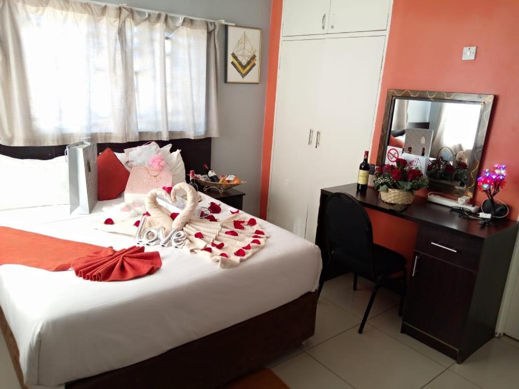Global Guest House Касане Экстерьер фото