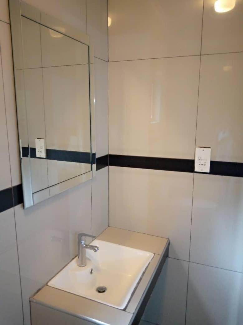 Global Guest House Касане Экстерьер фото