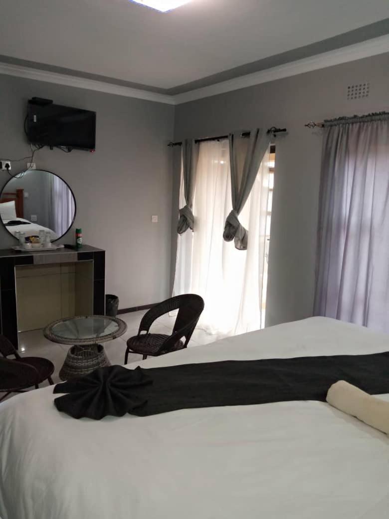 Global Guest House Касане Экстерьер фото