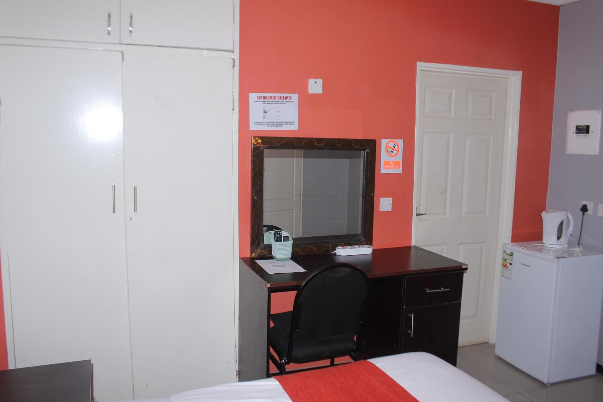 Global Guest House Касане Экстерьер фото
