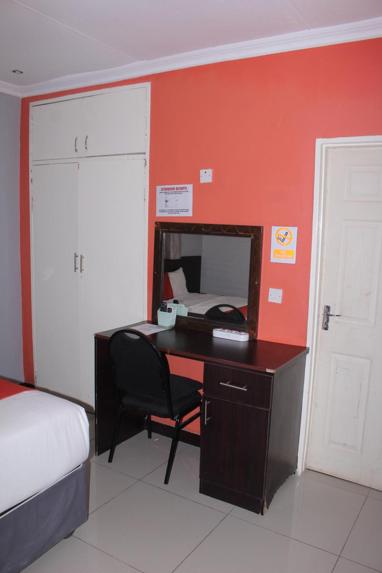 Global Guest House Касане Экстерьер фото
